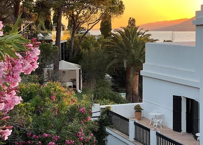 A'mare Corsica I Seaside Small מלון